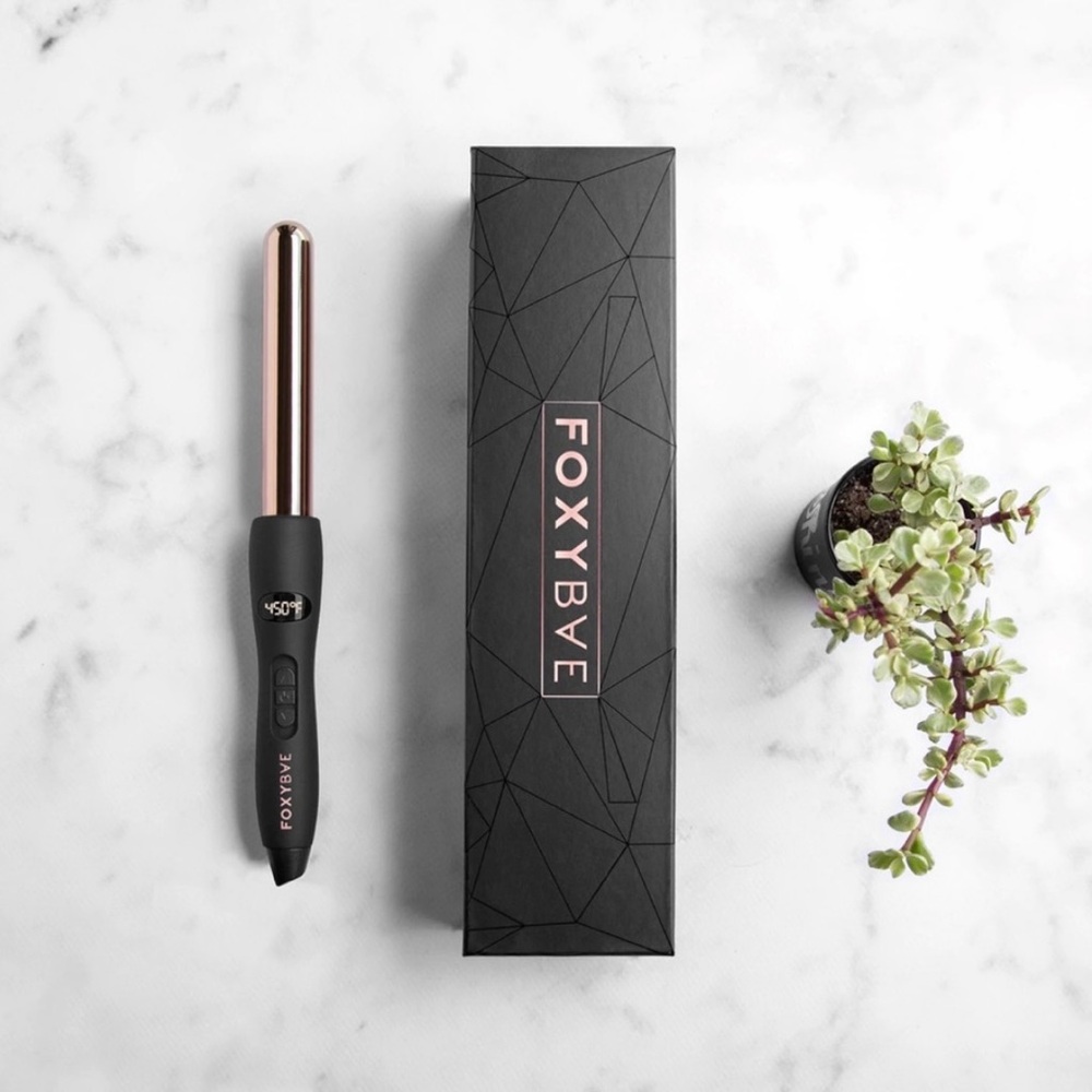 FoxyBae Gold Curling Wand